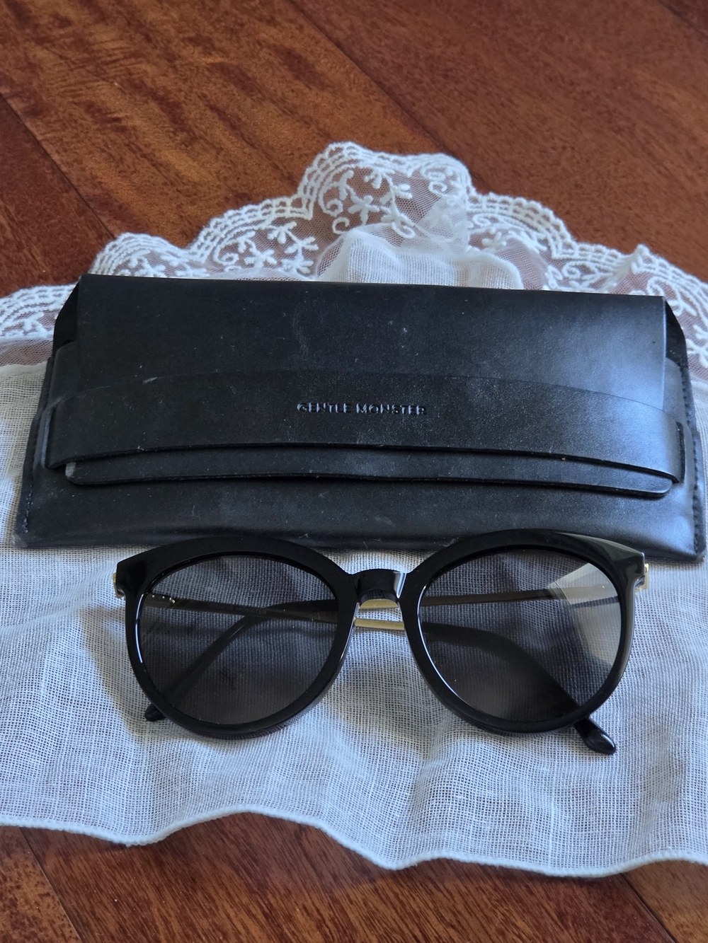 Black Women’s Sunglasses with Case - Classic Round Frame